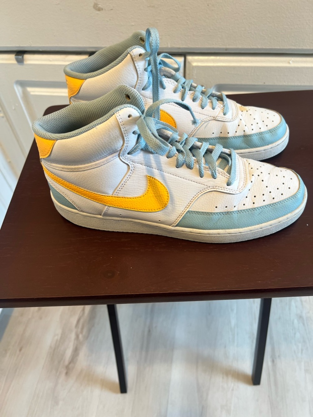 Nike Court Vision Mid Next
Nature Mid White Ocean Bliss
FJ3998-100 Size 11